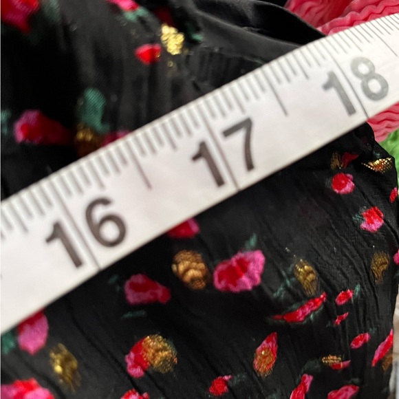 J. Crew Black and Red Ruffled Cap Sleeve floral Blouse size small - Picture 7 of 10